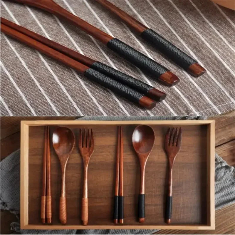 Set de Couverts en Bois 3 Pièces – Cuillère, Fourchette, Baguettes en bois avec finition élégante dans un plateau en bois