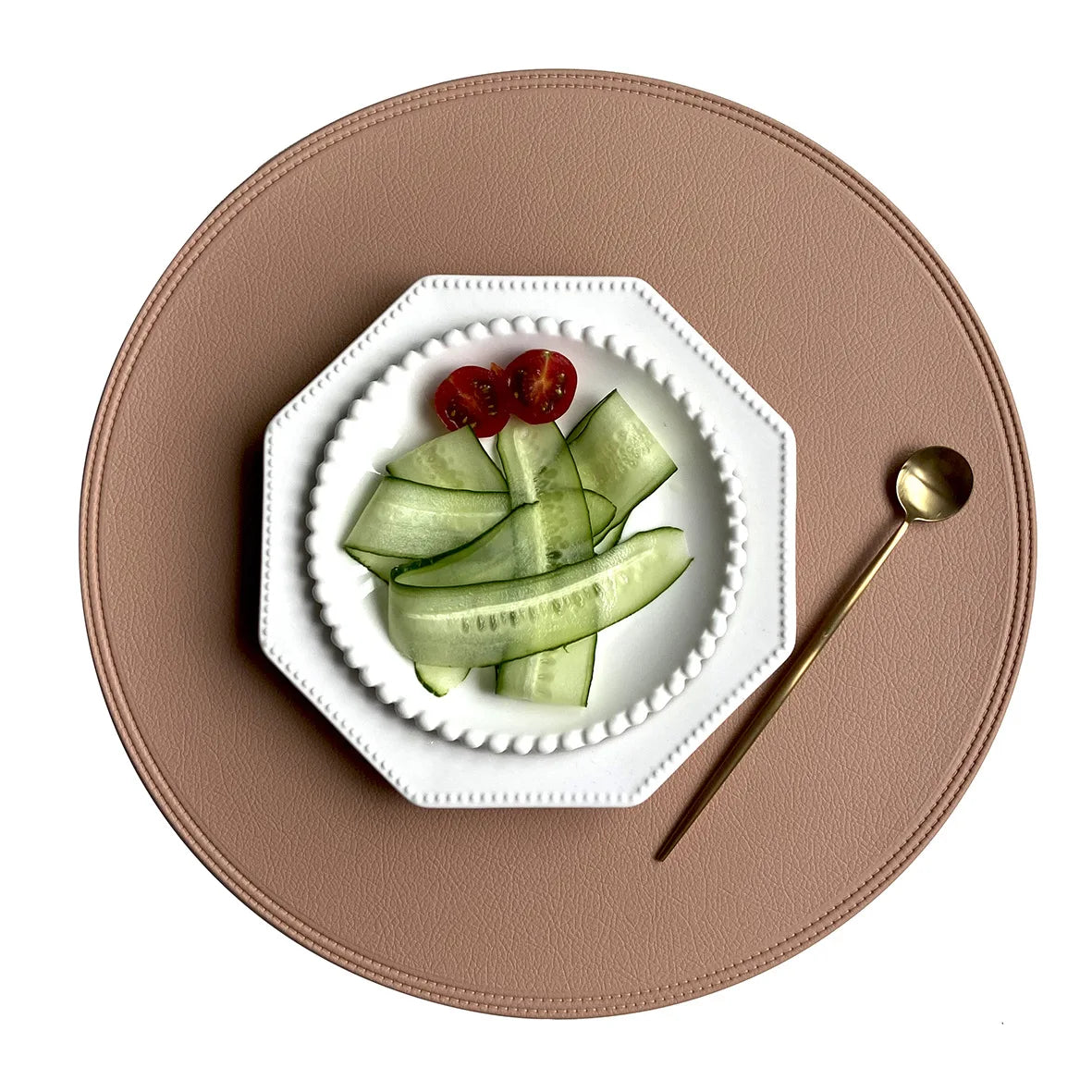 Sets de Table Antidérapants Double Face – Style Américain en simili cuir beige avec assiette et couverts