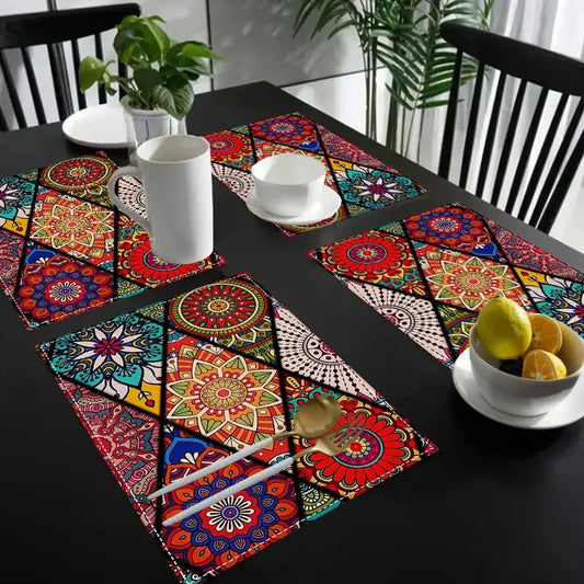 Sets de Table Jacquard Fleuri – Polyester & Coton 4 pièces avec motifs colorés sur une table noire
