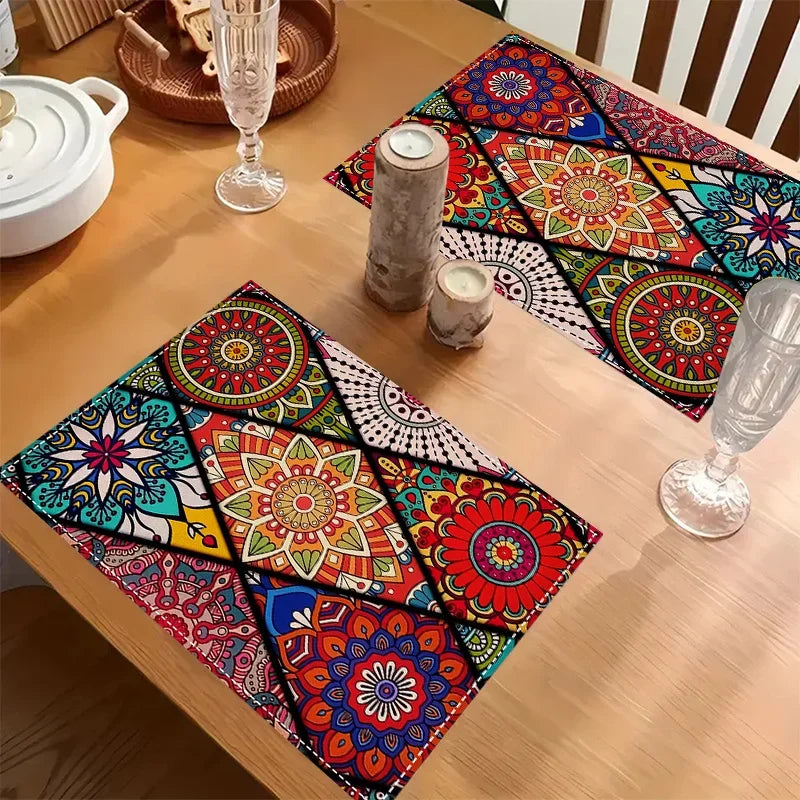 Sets de Table Jacquard Fleuri – Polyester & Coton 4 pièces avec motifs colorés sur une table en bois