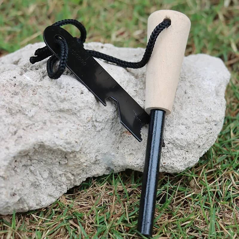 silex indispensable pour faire un feu pour se réchauffer , manger dans le kit solo 72h