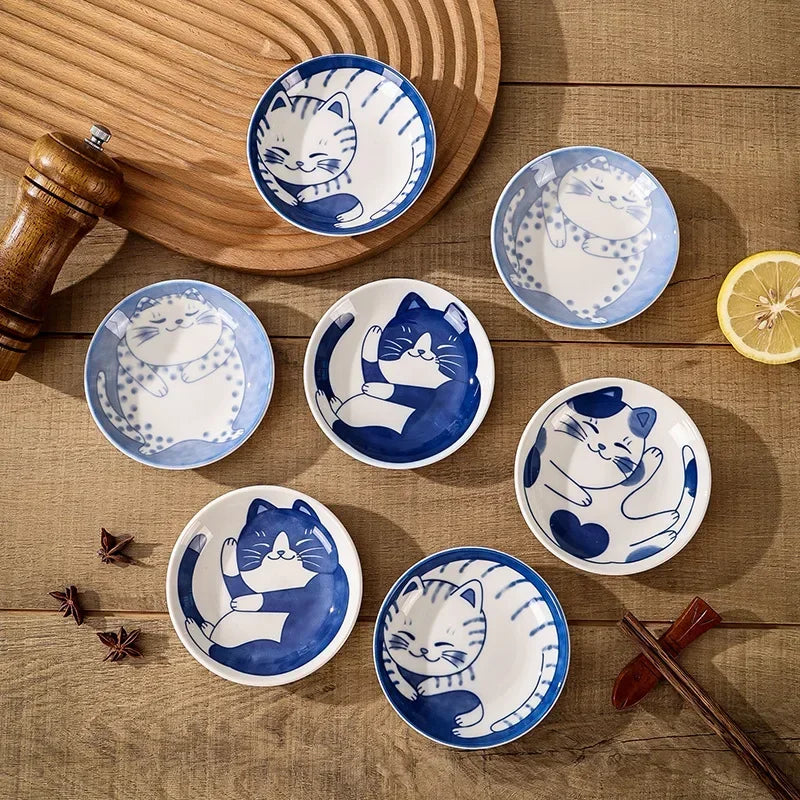 Soucoupes à Sauce en Porcelaine Motif Chat – Lot 4 Pièces avec designs mignons de chats sur fond blanc et bleu