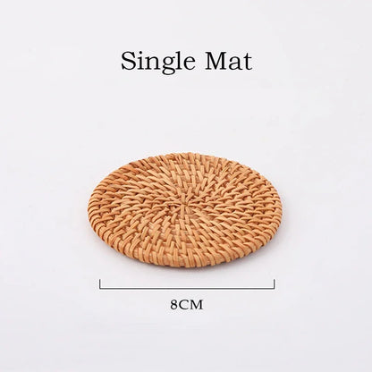 Set de 6 sous-verres en rotin 8 cm, antidérapants, parfaits pour protéger vos surfaces.