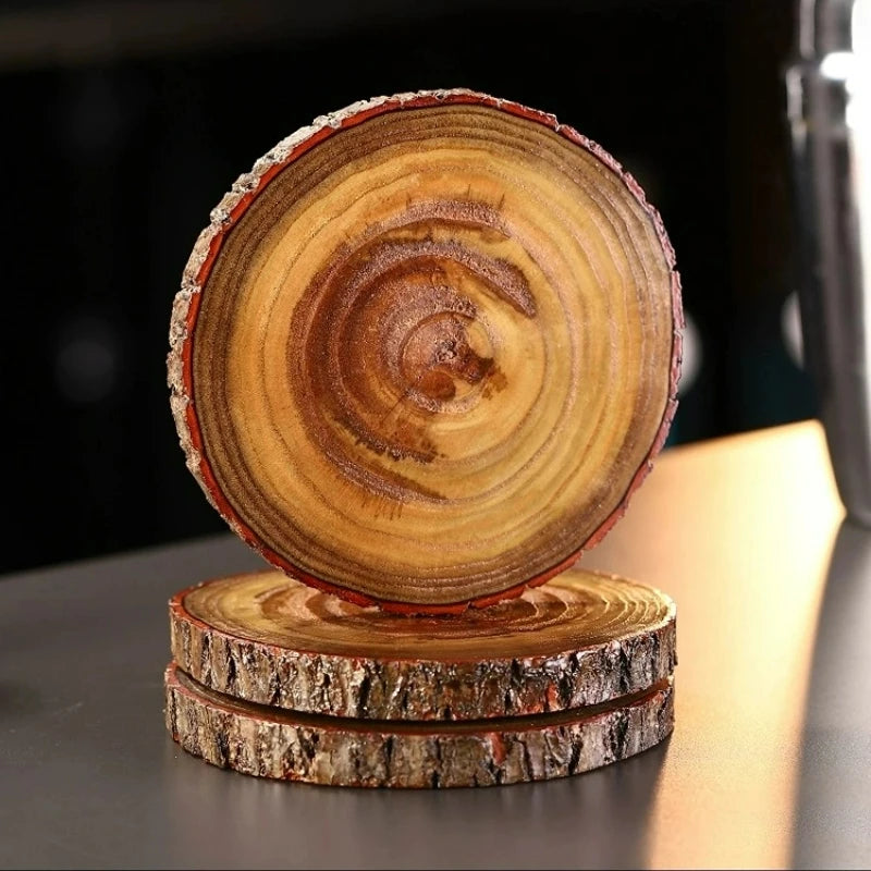 Sous-Verres Ronds en Bois – Lot 1, 2 / 6 pièces avec une finition naturelle en bois sculpté