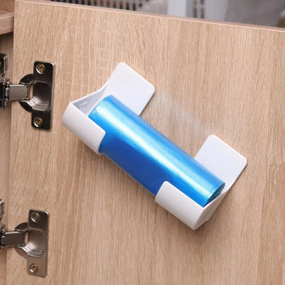 Support Mural pour Sacs Poubelle Auto-Adhésif en plastique blanc monté sur une porte en bois