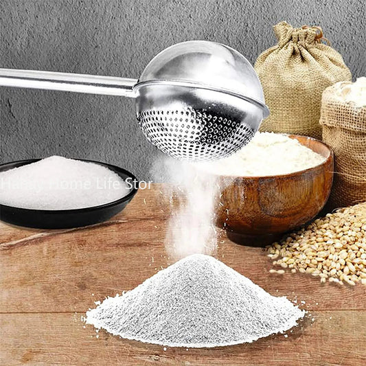 Tamis Pâtisserie – Sucre Glace, Farine en acier inoxydable tamisant la poudre fine sur table en bois