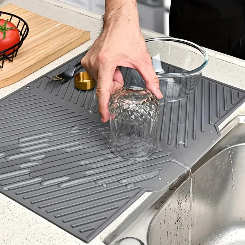 Tapis d’Égouttage Vaisselle en Silicone – 42,5 × 33 cm, pratique pour sécher les verres et assiettes dans la cuisine