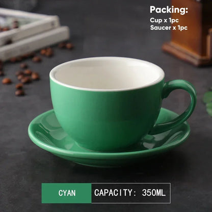 Tasse à Café & Thé avec Soucoupe – Design Nordique Élégant en vert, idéale pour déguster vos boissons préférées