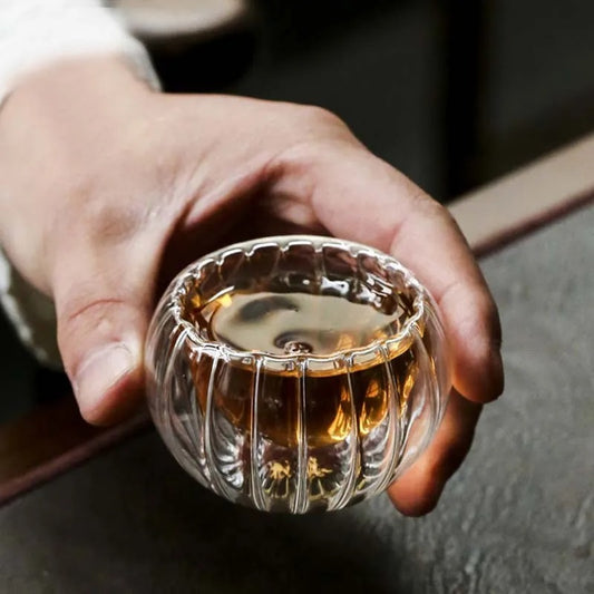 Tasse Double Paroi en Verre avec un design élégant, idéale pour les boissons chaudes et froides