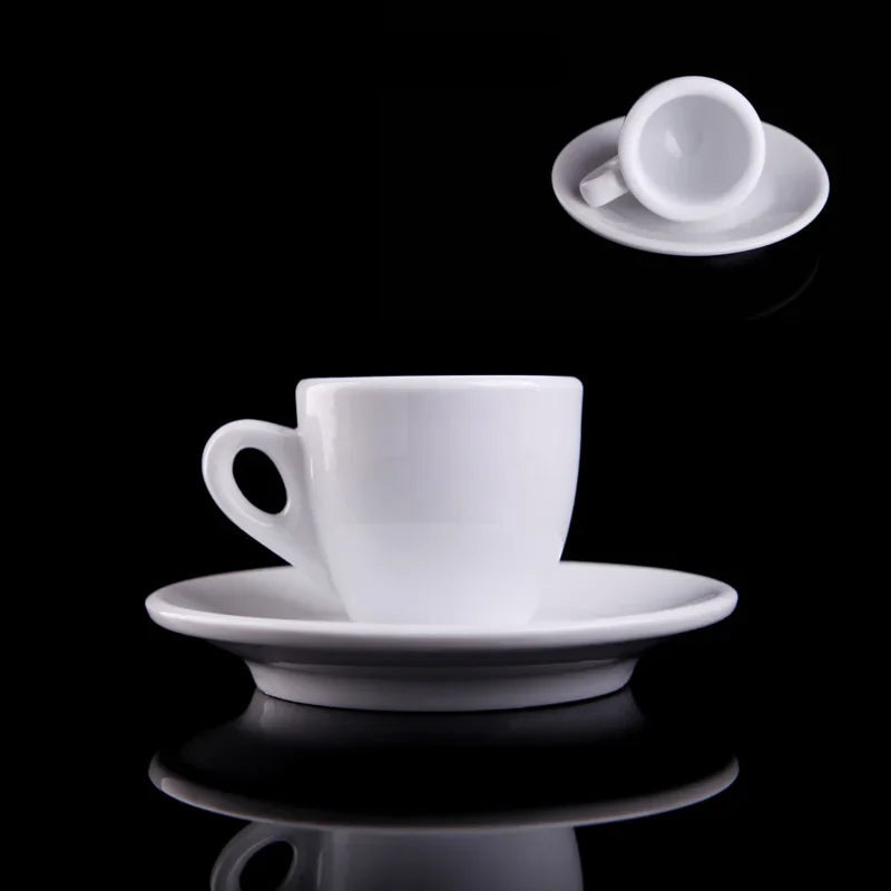 Tasse Espresso Italienne avec Soucoupe – 60ml en céramique blanche, idéale pour savourer un espresso