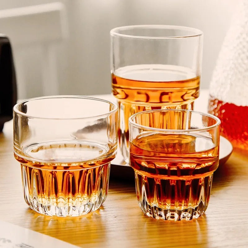 Verres à eau striés – Lot de 2 avec un design élégant, parfaits pour les boissons froides